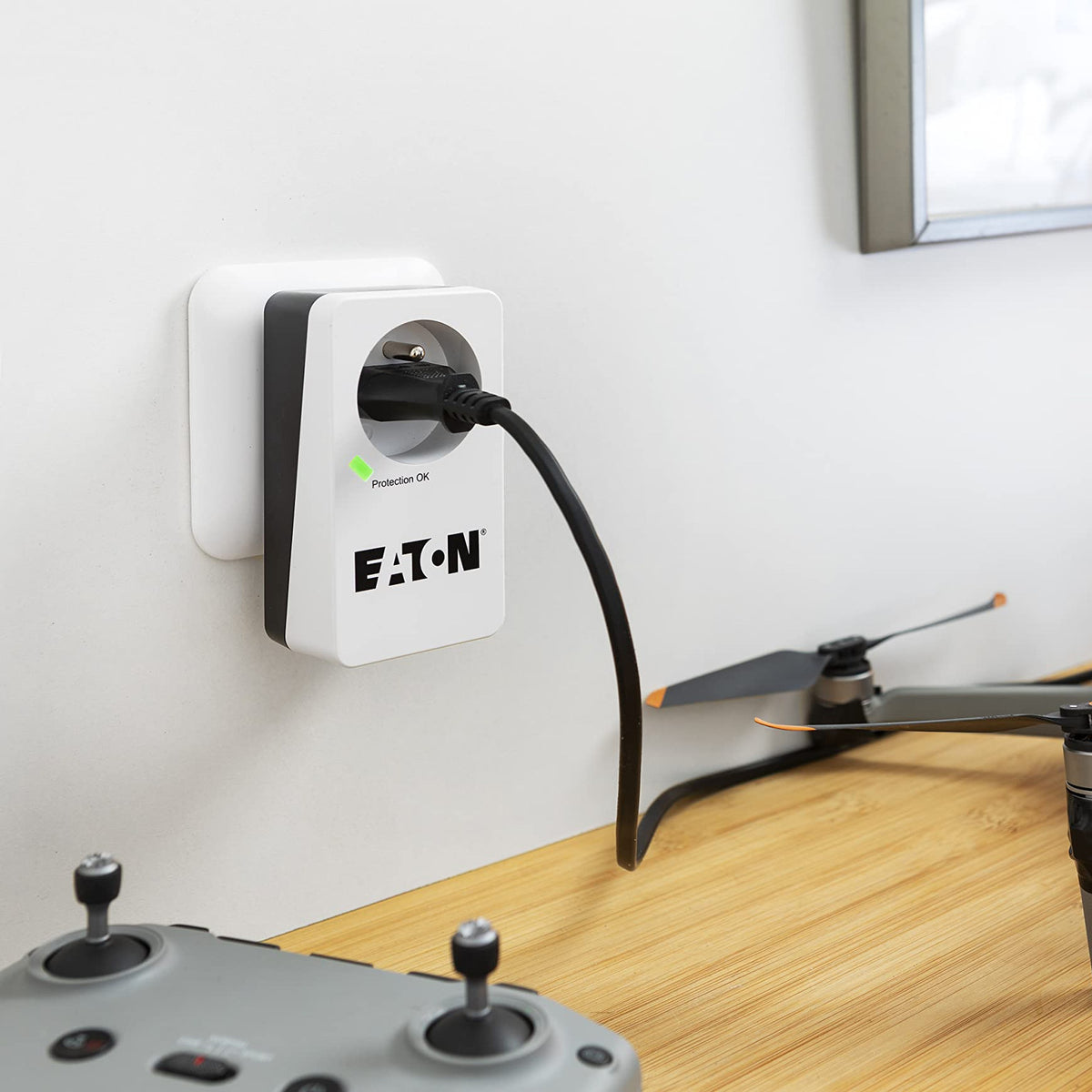 Parafoudre Eaton Protection Box 1 FR (PB1F), 1 prise française 16 A, 4 000 W – blanc/noir – vue 3